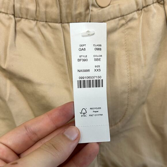 J. Crew Lightweight Chino Pull-On Short NWT Women's Sz XXS Beige Pleated Chic - Picture 4 of 7